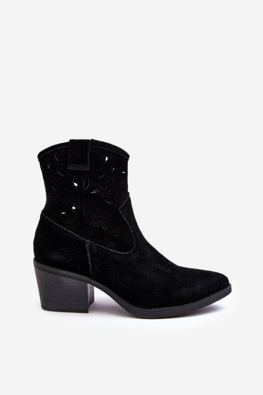 Suede schoenen coInboystijl met elementen van opengeInerkt D&A SN622-20 zInart Suede schoenen coInboystijl met elementen van opengeInerkt D&A SN622-20 zInart