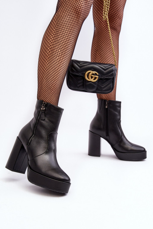 Dameslaarzen van echt leer met hakken en platformi Laura Messi 2690 zInart Dameslaarzen van echt leer met hakken en platformi Laura Messi 2690 zInart