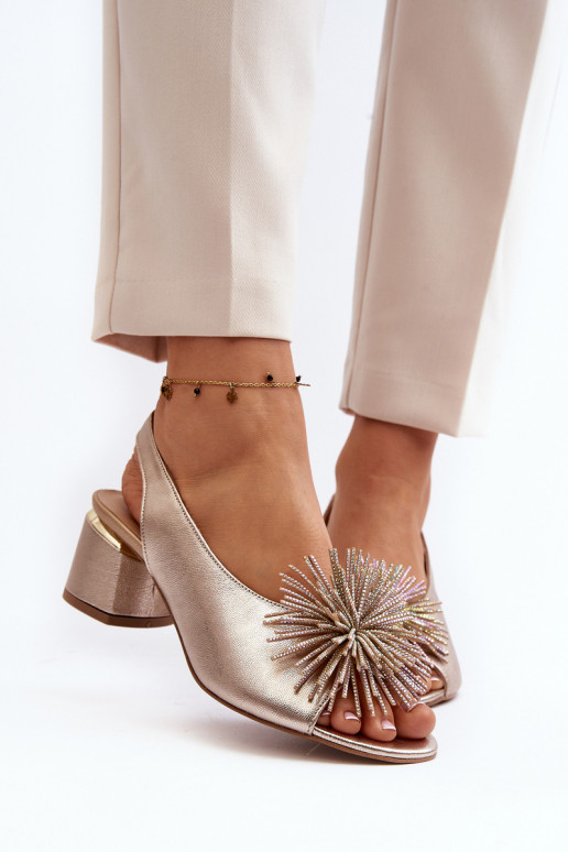 Dames sandalen met ornamenten Laura Messi 2719 gouden kleur Dames sandalen met ornamenten Laura Messi 2719 gouden kleur