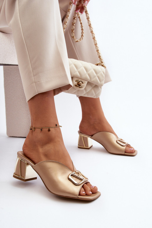 Elegante stijl Damespantoffels met hakken Laura Messi 2771 gouden kleur Elegante stijl Damespantoffels met hakken Laura Messi 2771 gouden kleur