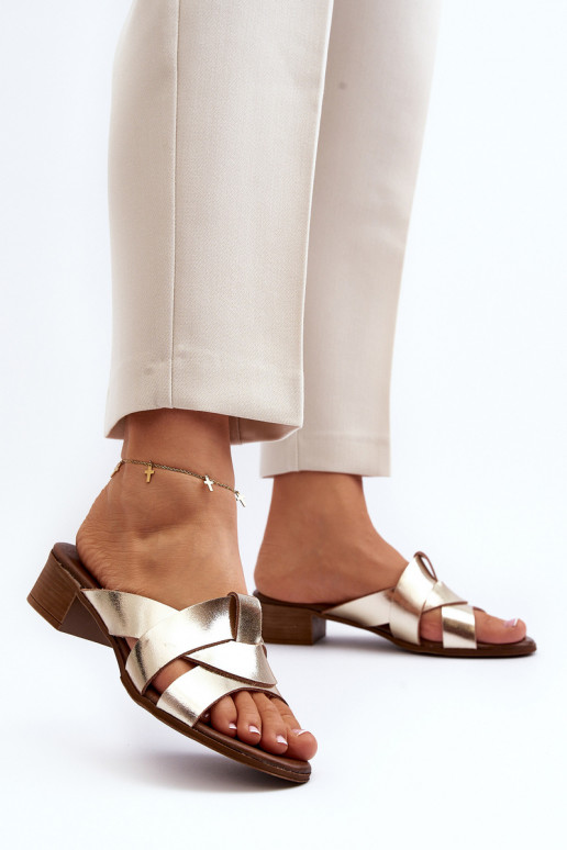 Zazoo 40236 Leren pantoffels Dames Op een lage hak gouden kleur Zazoo 40236 Leren pantoffels Dames Op een lage hak gouden kleur