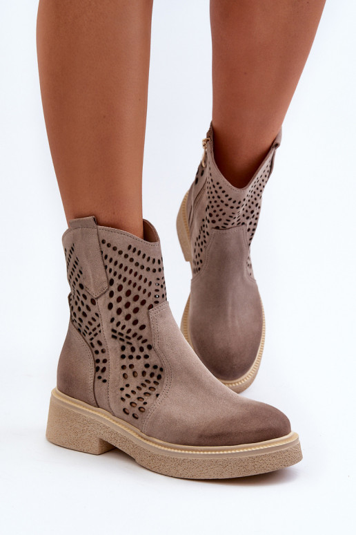 Zazoo 3470 Suede schoenen Dames met brede hakken met elementen van opengeInerkt kleur cappuccino Zazoo 3470 Suede schoenen Dames met brede hakken met elementen van opengeInerkt kleur cappuccino