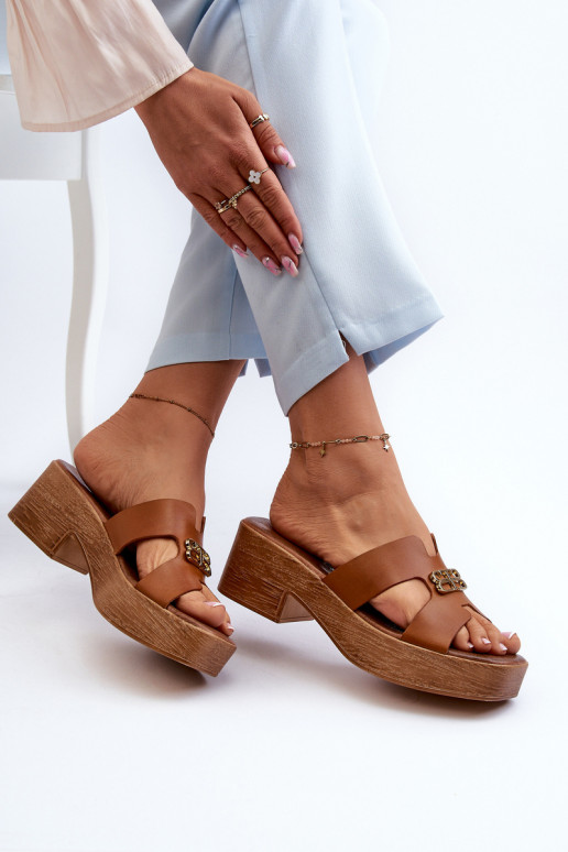 Zazoo 40412 Leer Elegante stijl Damespantoffels met gouden details bruine kleur Zazoo 40412 Leer Elegante stijl Damespantoffels met gouden details bruine kleur