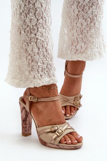 Leer Damessandalen met hoge hakken Het heeftciejka 06564-22 beige-gouden kleur