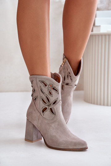 Perforated enkellaarsjes van suede met hakken cappuccino LeĮskis 3629