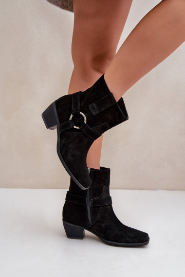 Boots van natuurlijke suede met hakken, in zwart