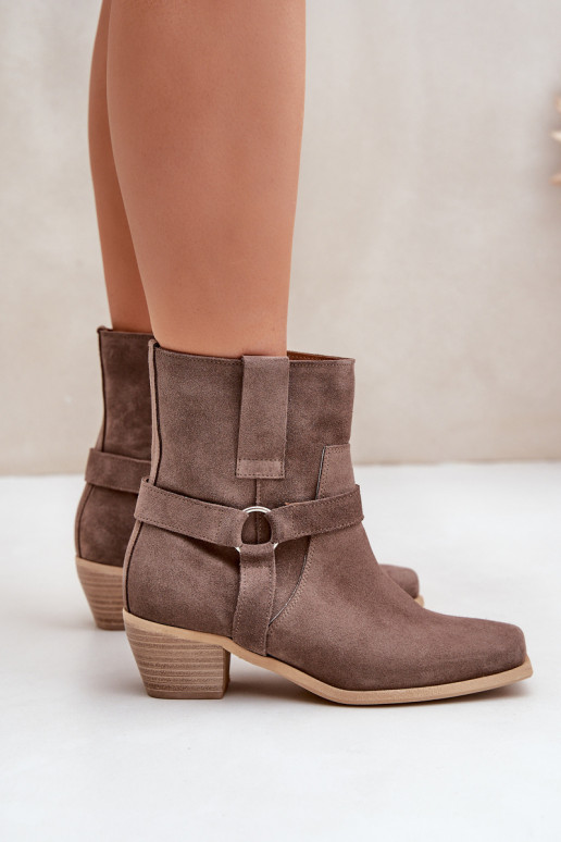 LaarzenOpturalnego van suèdeu met hakken Zazoo 3444/2 bruine kleur LaarzenOpturalnego van suèdeu met hakken Zazoo 3444/2 bruine kleur