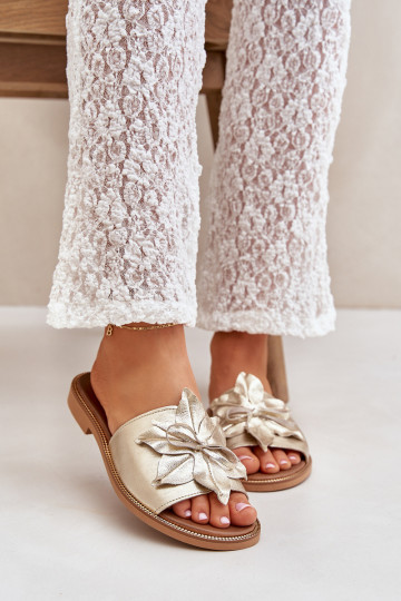 Slippers met ornamenten van natuurlijk leer Zazoo 3667 gouden kleur