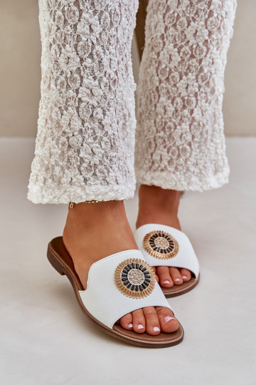 Leren slippers met ornamenten en brede hakken LeĮskis 3047/O witte kleur 2