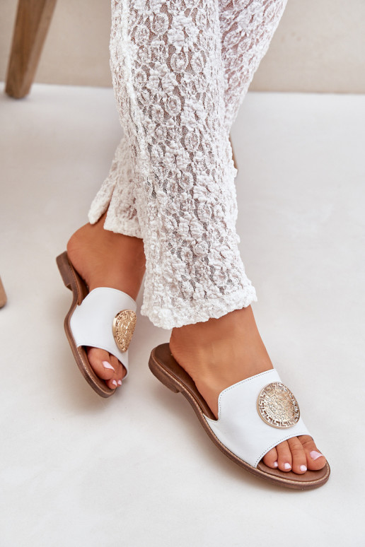 Leren pantoffels met ornamenten met brede hakken Zazoo 3047/O Initte kleur Leren pantoffels met ornamenten met brede hakken Zazoo 3047/O Initte kleur