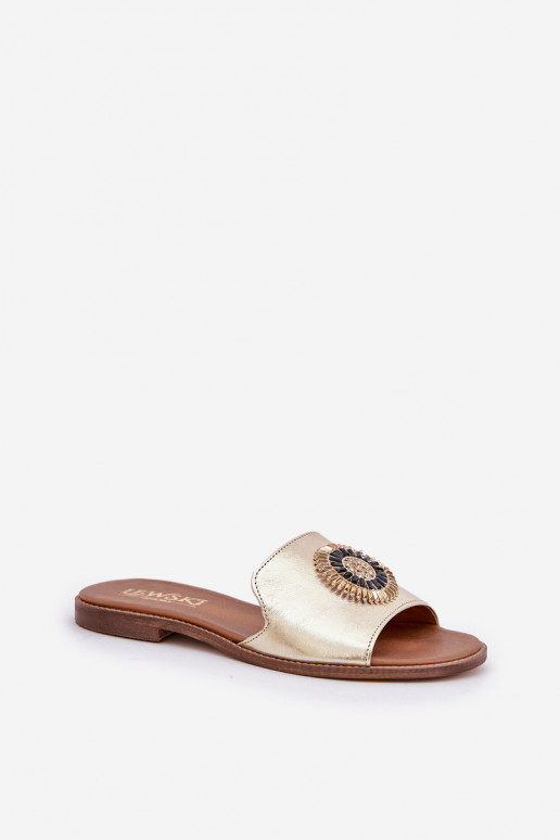 Leren pantoffels met ornamenten met brede hakken Zazoo 3047/O gouden kleur Leren pantoffels met ornamenten met brede hakken Zazoo 3047/O gouden kleur