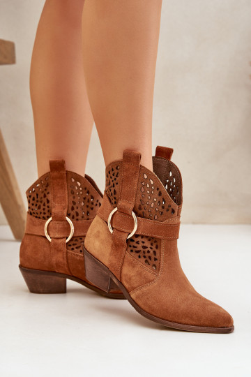 Suede schoenen coInboystijl met elementen van opengeInerkt met hakken Zazoo 2994 bruine kleur