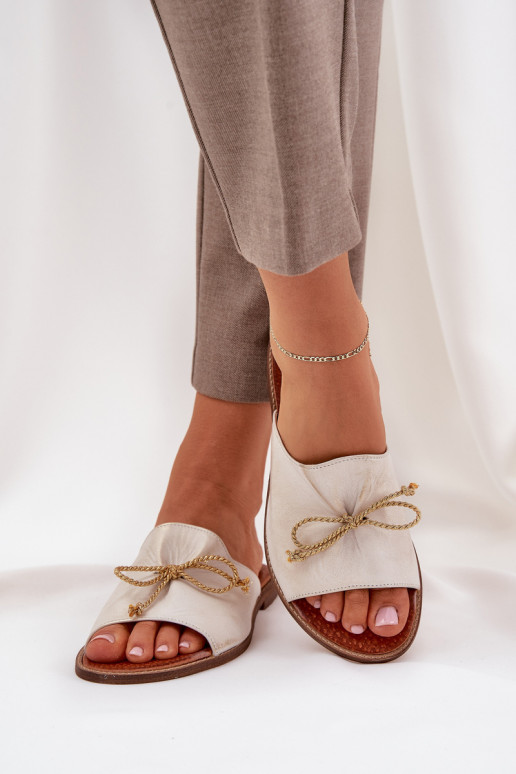 Leer gelijk aan Elegante stijl Slippers met linten LeInski 3572 gouden kleur Przecierany Leer gelijk aan Elegante stijl Slippers met linten LeInski 3572 gouden kleur Przecierany