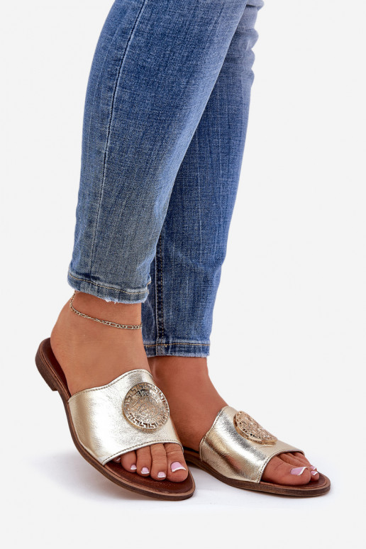 Zazoo 2938 Leren pantoffels met brede hakken met ornamenten gouden kleur Zazoo 2938 Leren pantoffels met brede hakken met ornamenten gouden kleur