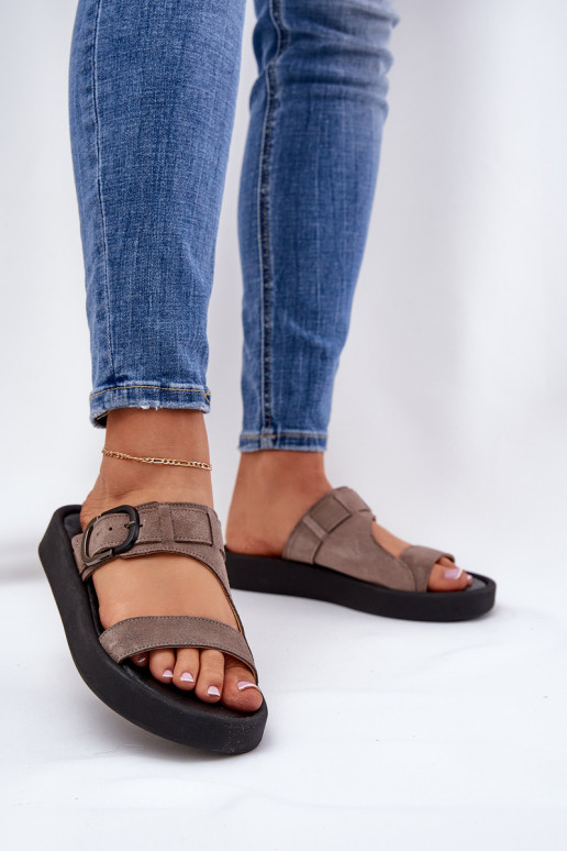 Dames suède pantoffels met platform Zazoo 3024 bruine kleur Dames suède pantoffels met platform Zazoo 3024 bruine kleur