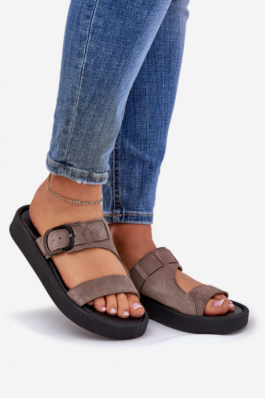 Dames suède pantoffels met platform Zazoo 3024 bruine kleur Dames suède pantoffels met platform Zazoo 3024 bruine kleur