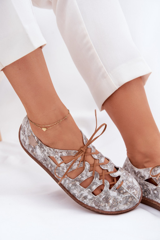 Ballerinas Met uitsparingen Het heeftciejka 06835-25/00-1 gouden kleur Ballerinas Met uitsparingen Het heeftciejka 06835-25/00-1 gouden kleur