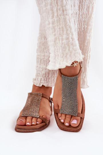 Elegante lage dames sandalen met glanzende details Artiker 56C1365 bruin 2