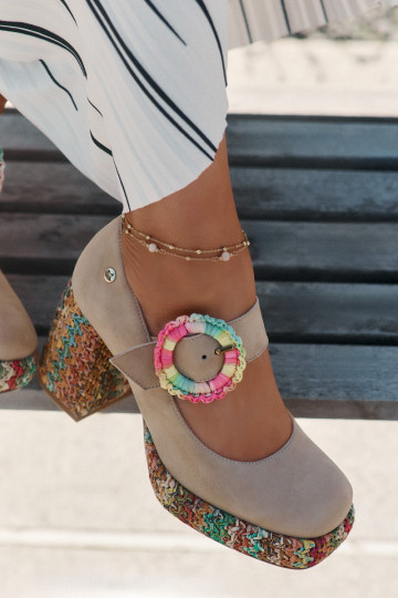 Suede schoenen Met Vlecht met hakken en platform Het heeftciejka 06839-04 beige 2