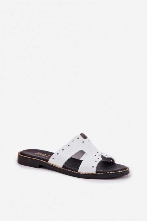 Zazoo 40326 met lakeffect Dames Slippers Met decoratieve uitsparingen Initte kleur Zazoo 40326 met lakeffect Dames Slippers Met decoratieve uitsparingen Initte kleur