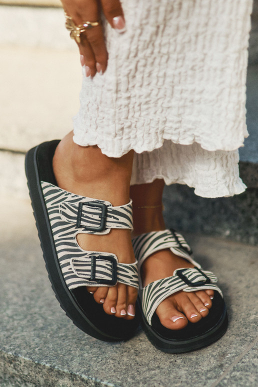 Dames suède pantoffels met gespen D.Franklin DFSH405002 Zebra Dames suède pantoffels met gespen D.Franklin DFSH405002 Zebra