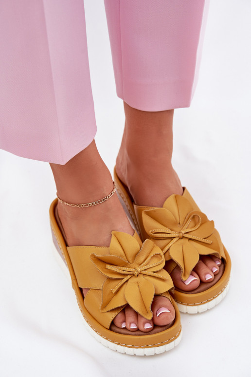 Leren pantoffels Dames Op de INig Met sierlijk Een bloem Artiker 52C0504 geel Leren pantoffels Dames Op de INig Met sierlijk Een bloem Artiker 52C0504 geel