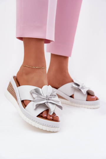 Leren pantoffels Dames Op de INig Met sierlijk Een bloem Artiker 54C0538 INit-zilvere kleur 2