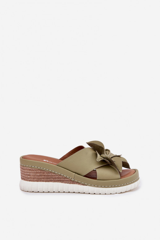 Leren pantoffels Dames Op de INig Met sierlijk Een bloem Artiker 52C0503 groene kleur Leren pantoffels Dames Op de INig Met sierlijk Een bloem Artiker 52C0503 groene kleur