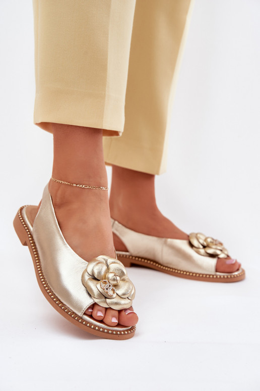 Leer Platte sandalen met ornamenten CheBello 4642 gouden kleur Leer Platte sandalen met ornamenten CheBello 4642 gouden kleur