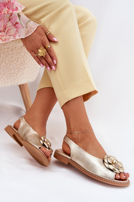 Leer Platte sandalen met ornamenten CheBello 4642 gouden kleur Leer Platte sandalen met ornamenten CheBello 4642 gouden kleur