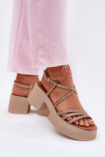 Dames gouden sandalen Tai turiciejka 06990-25