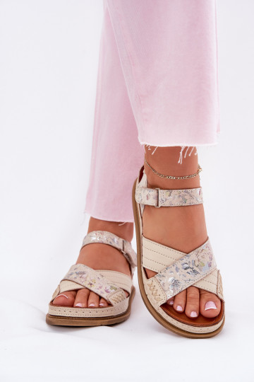 Dames sandalen Dames met platform Het heeftciejka L7064-37 ivoor