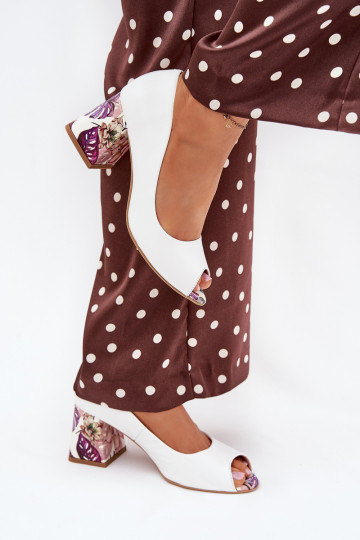 Leren schoenen met versierde hakken Lejskis Shoes 2608/K wit