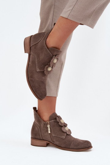 Zamshoe dames schoenen met decoratieve bloemen details Zazoo 3080 zandkleur