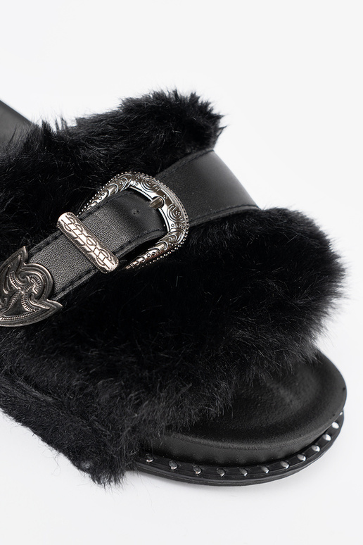 Slippers z ekofutra z dekoracyjną klamrą