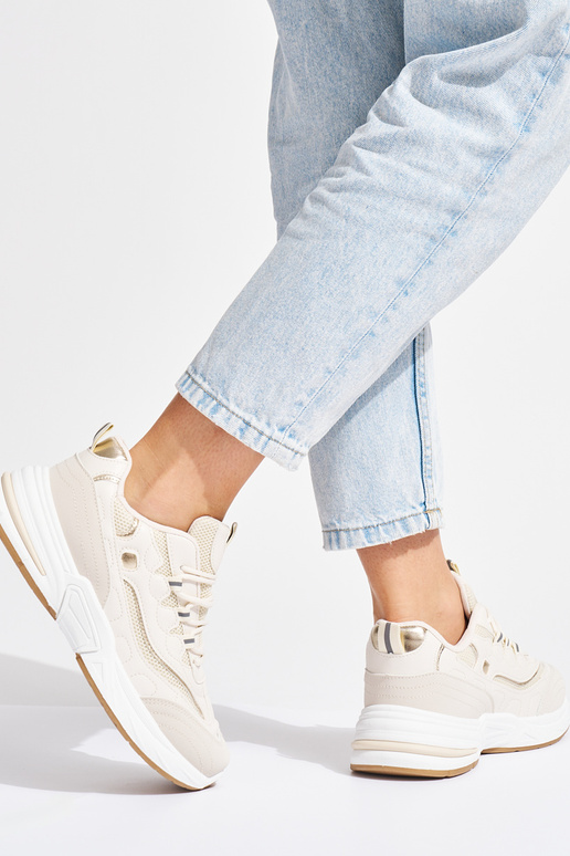 beige dames sportschoenen op een dikke zool beige dames sportschoenen op een dikke zool