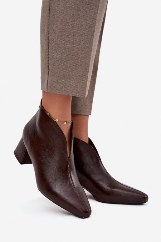 Chocolade kleur dames enkellaarsjes met hakken van ecologische leer Rylina