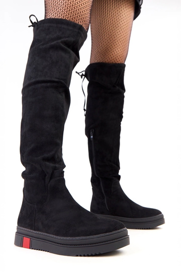 Zwarte schoenen op een... 2