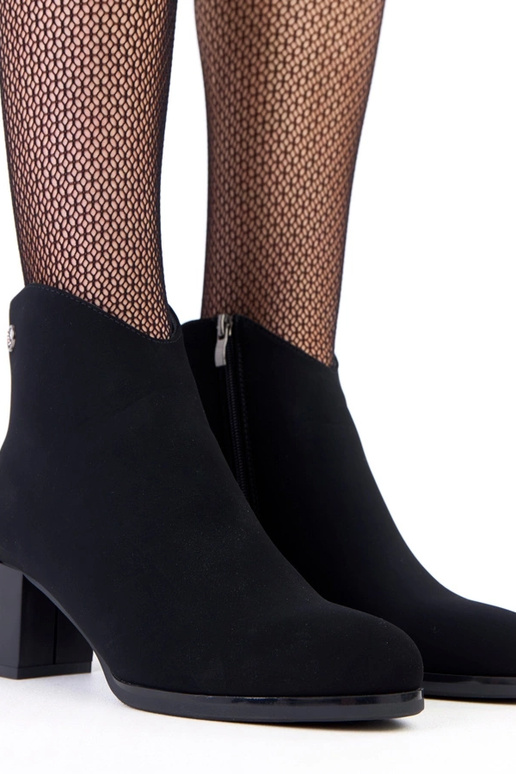 Zwarte laarzen met subtiele eco-leer...