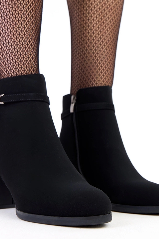 Zwarte laarzen met decoratieve...