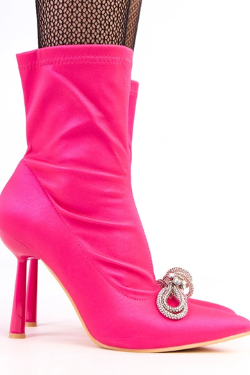 Roze satijnen enkellaarsjes met zirconia strik Bellana