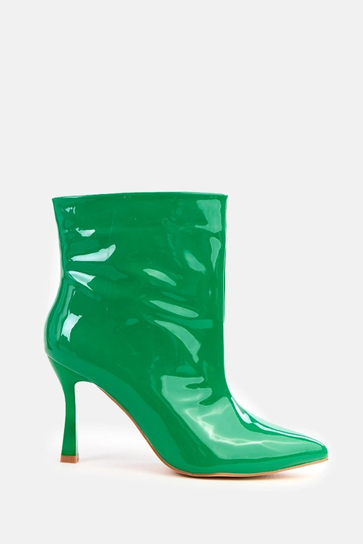 Groene lakleren enkellaarsjes op hoge...