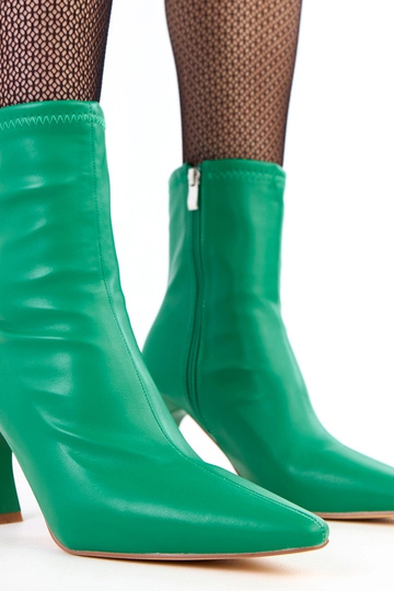 Groene hoge hakken... 2