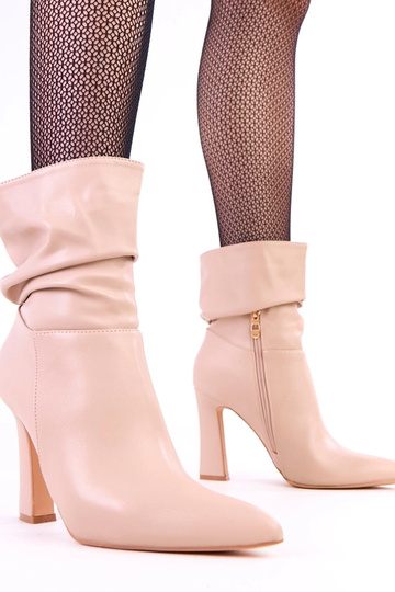 Beige laarzen met dikke... 2
