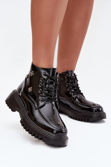 Leren gevoerde dames laarzen met mooie details en lak effect Artiker 57C0345 zwarte kleur 2