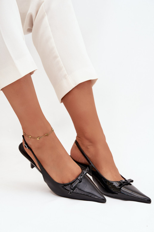 Lakkende schoenen met dunne hakken en strikken in zwarte kleur Olvena