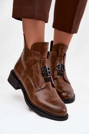 Gevoerde leren dames enkellaarsjes met decoratieve details in bruine kleur Briselda