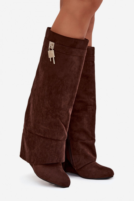 Dames lange laarzen op platform met bandjes en zilveren details in chocolade kleur Korivelle