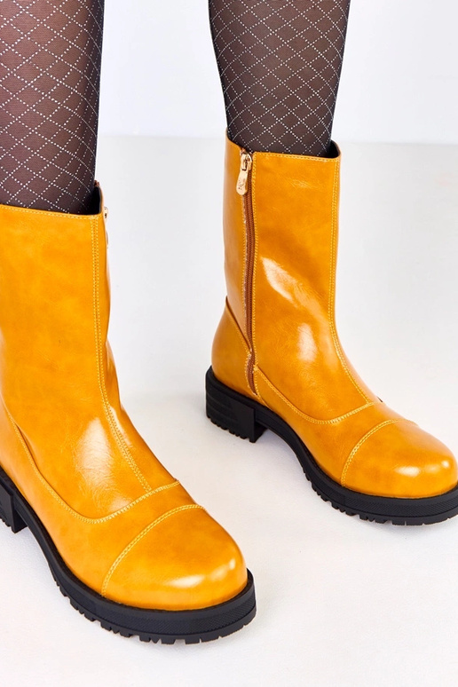 Oranje dames enkellaarsjes op een...