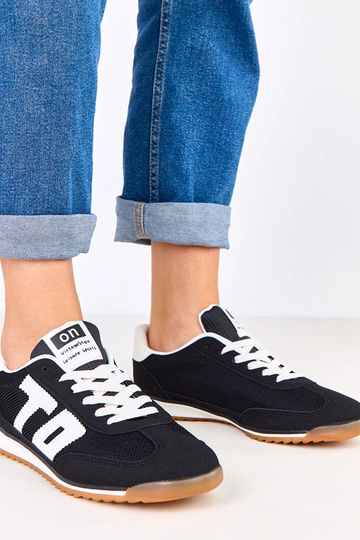 Zwarte sportschoenen met... 2